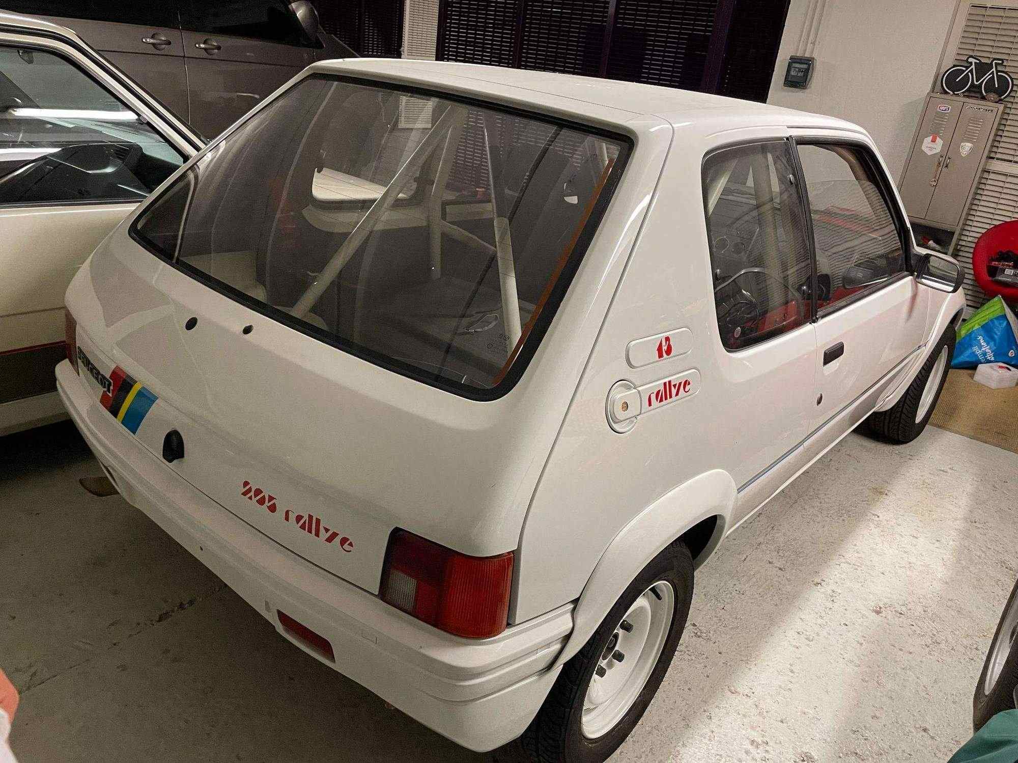 photo compétition automobile N7 peugeot 205 rallye