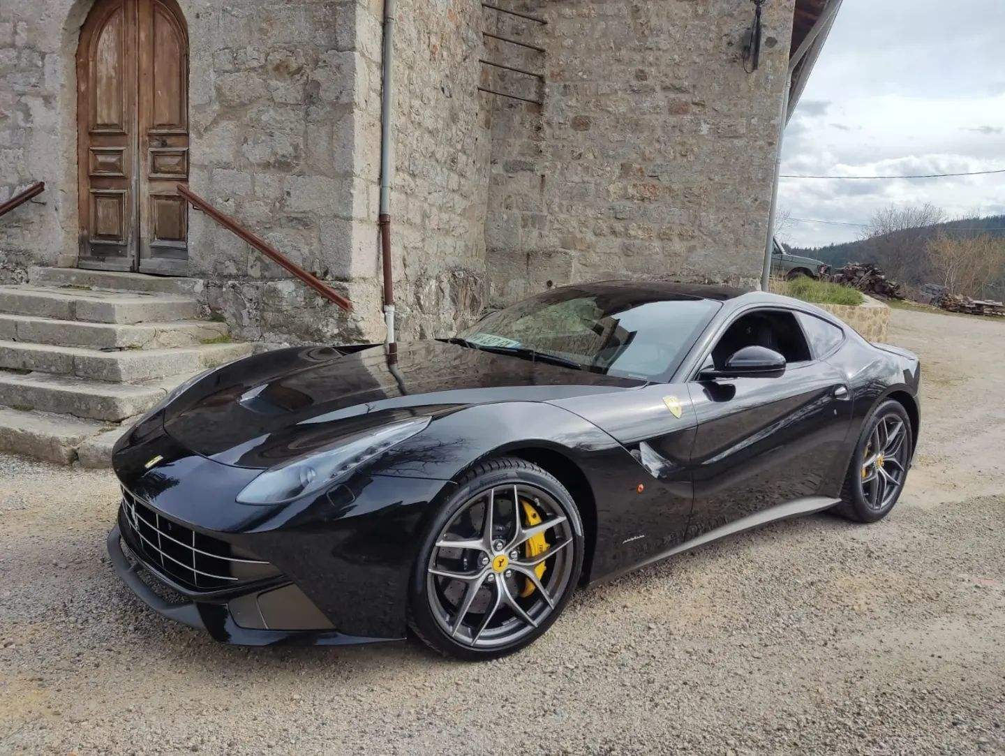 2015 Ferrari F12 Berlinetta 11968km for Sale on Woowmotors