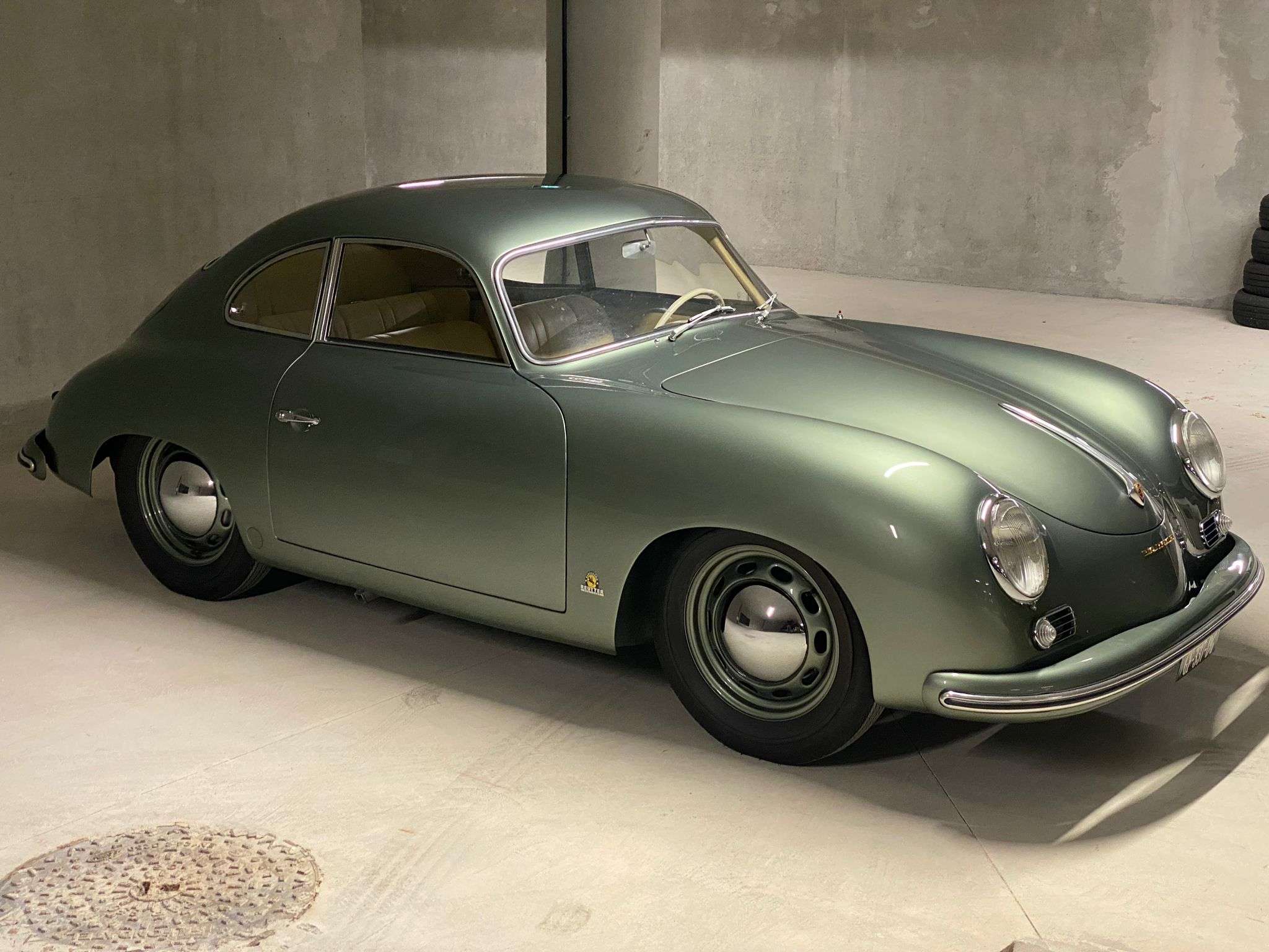 Wiking Porsche 356 A Vert – 1/60 Avec Pare-brise Fendu