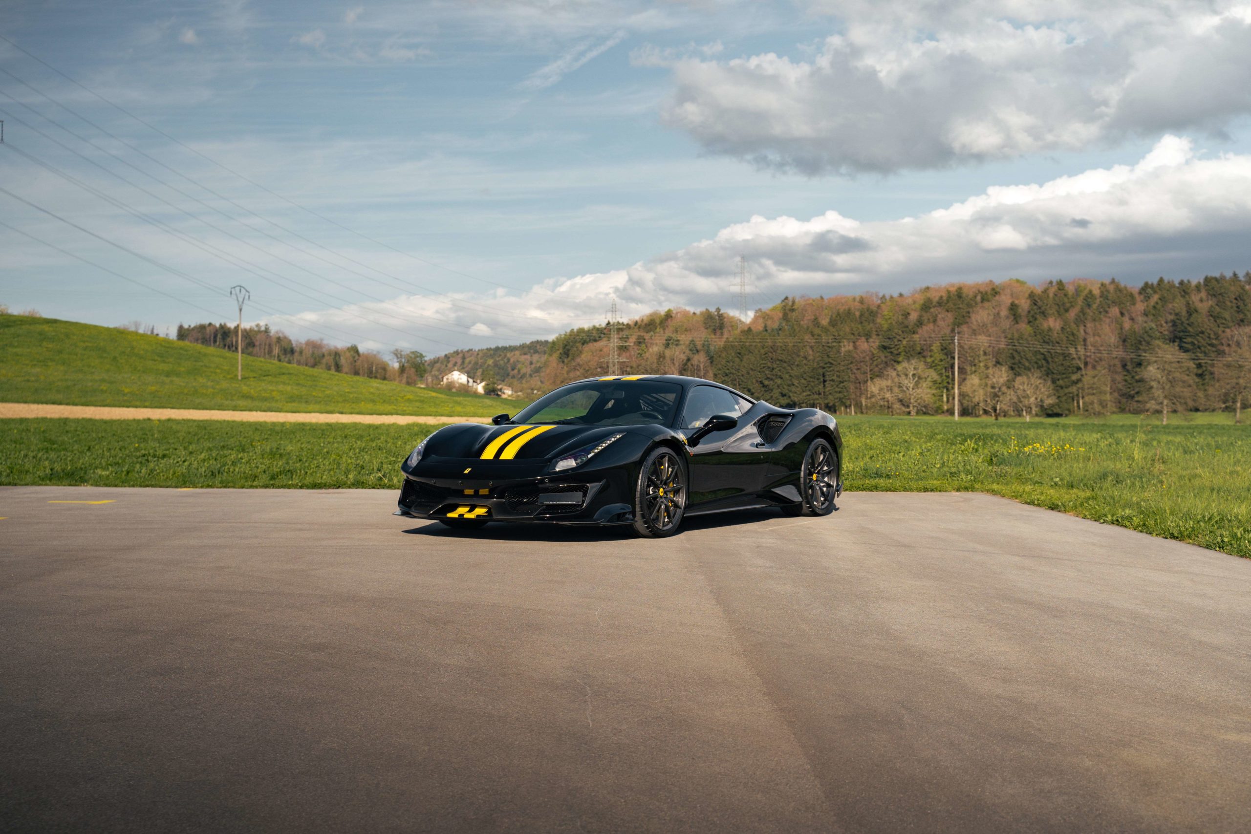 2020-ferrari-488-pista-with-2440km-for-sale-on-woowmotors